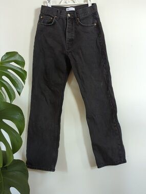 Zara Women's Straight Jeans in Black Wash